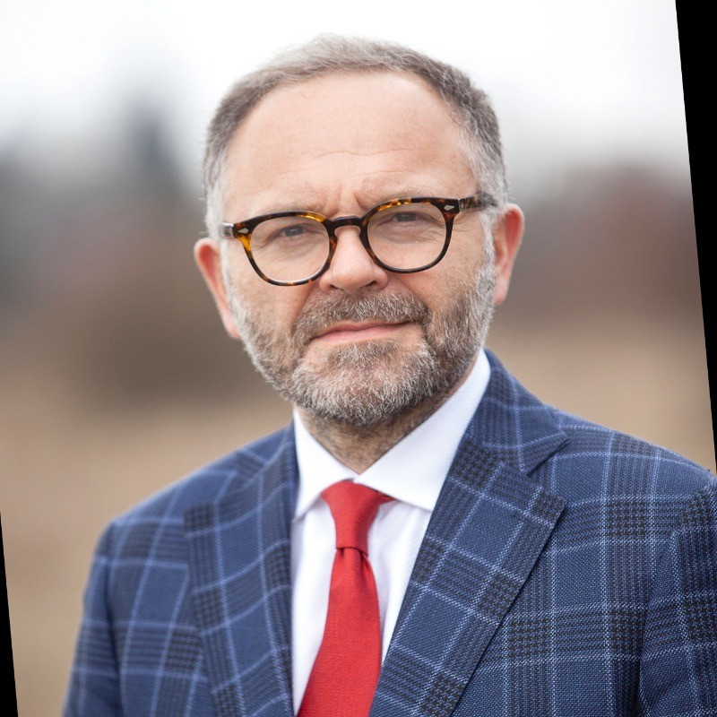 Moderator: Karol Bujoczek